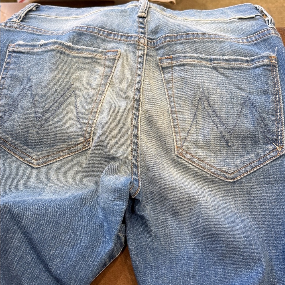 Mother High Waisted Double Looker Hover skinny jeans in a blue wash. Size 26 - Picture 3 of 5